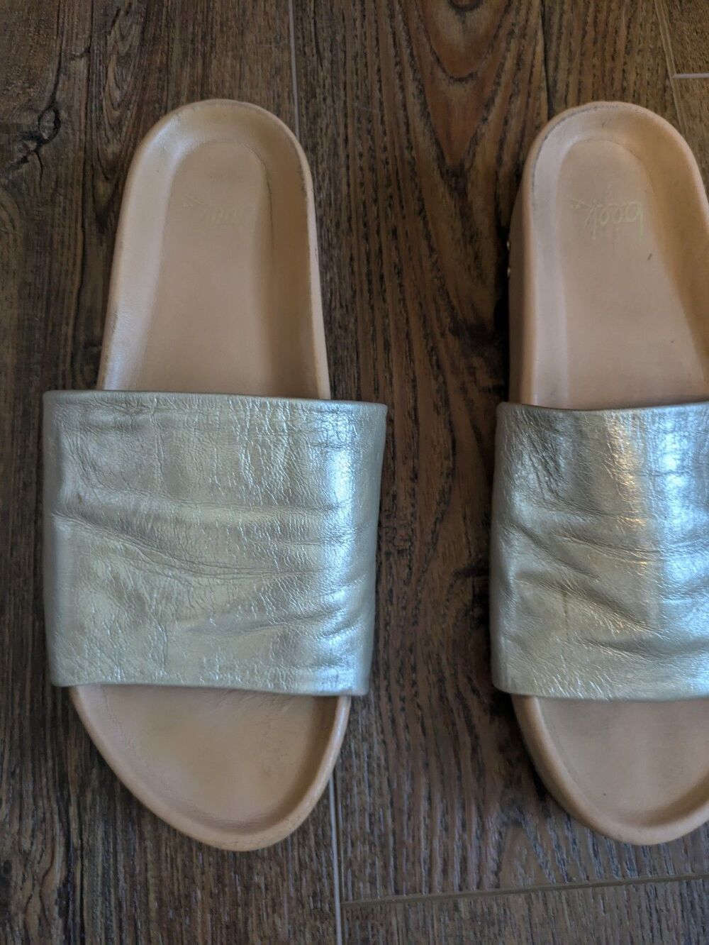BEEK LADIES PELICAN PLATFORM METALLIC PLATINUM SLIDES 9 - Picture 2 of 8